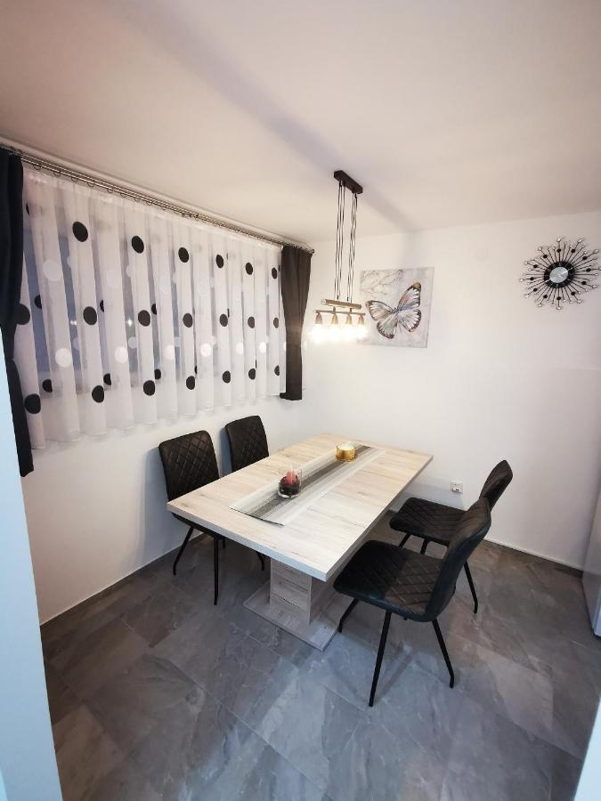Ema Studio Apartman Károlyváros Kültér fotó
